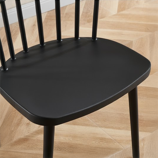 Silla de comedor nórdica Koryn - Plástico apilable con respaldo de eje